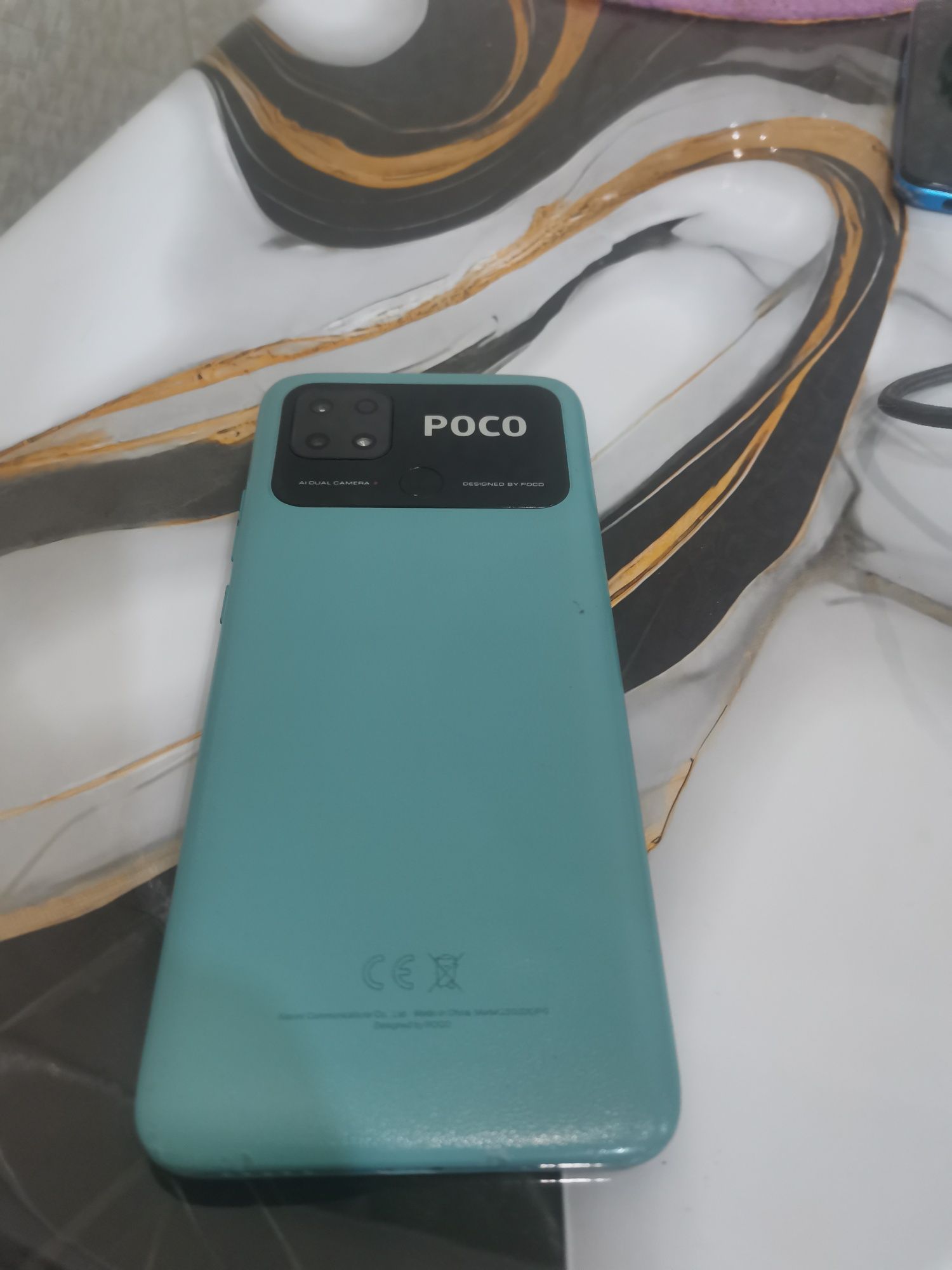 Продам телефоны Орро а53 и Pocco C40 все работает