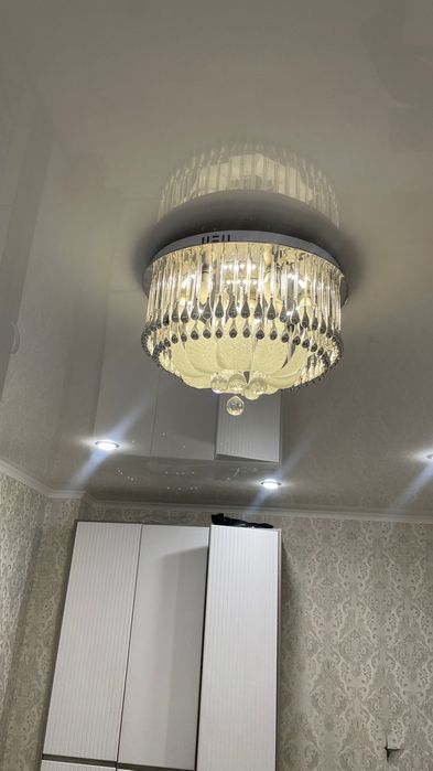 Продам люстра недорого