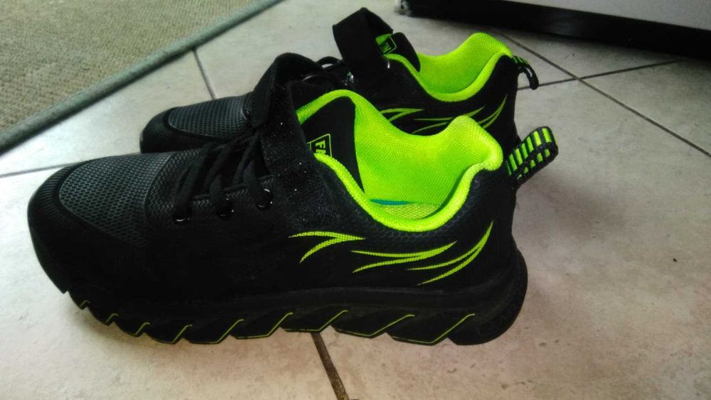 adidasi de fotbal nr 34