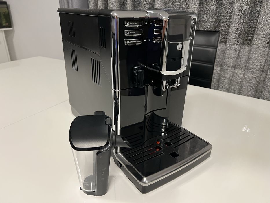 Espressor Philips LatteGO