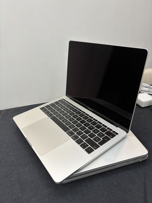 MacBook Pro_13”_2017