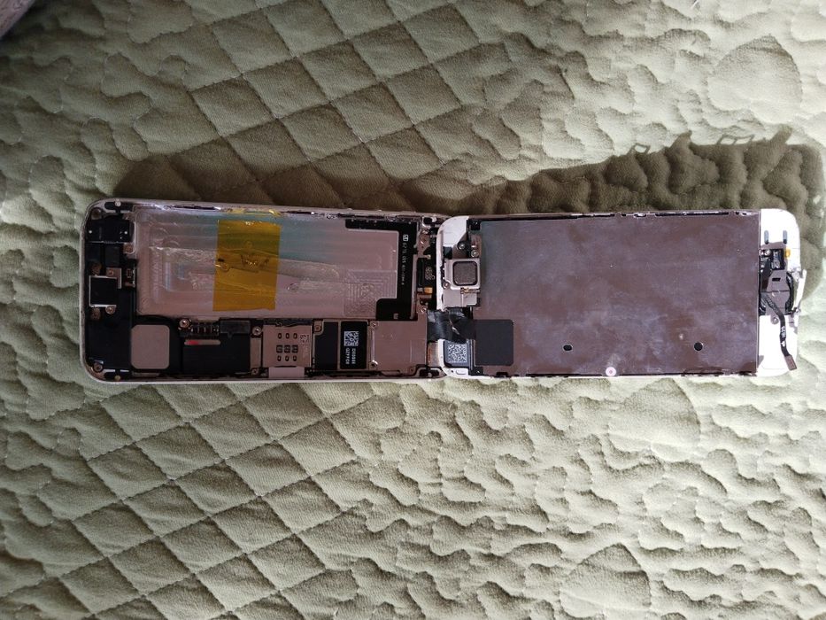 iPhone 5s ,но нужно его собрать