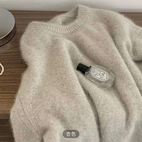 Свитер бежевый женский