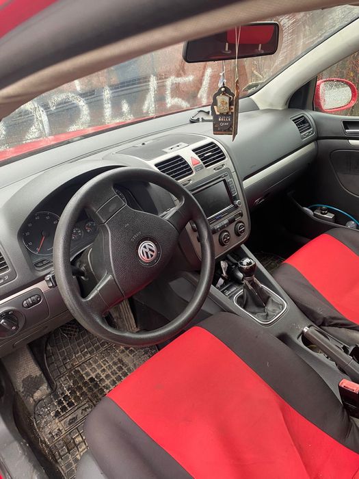 Vand golf 5 1.6 benzina