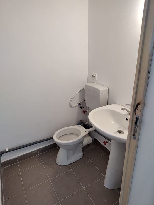 Spatiu comercial viz a vi de Balada