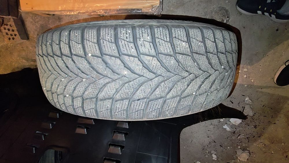 Зимни гуми Nexen 235 65 17 , DOT 3721