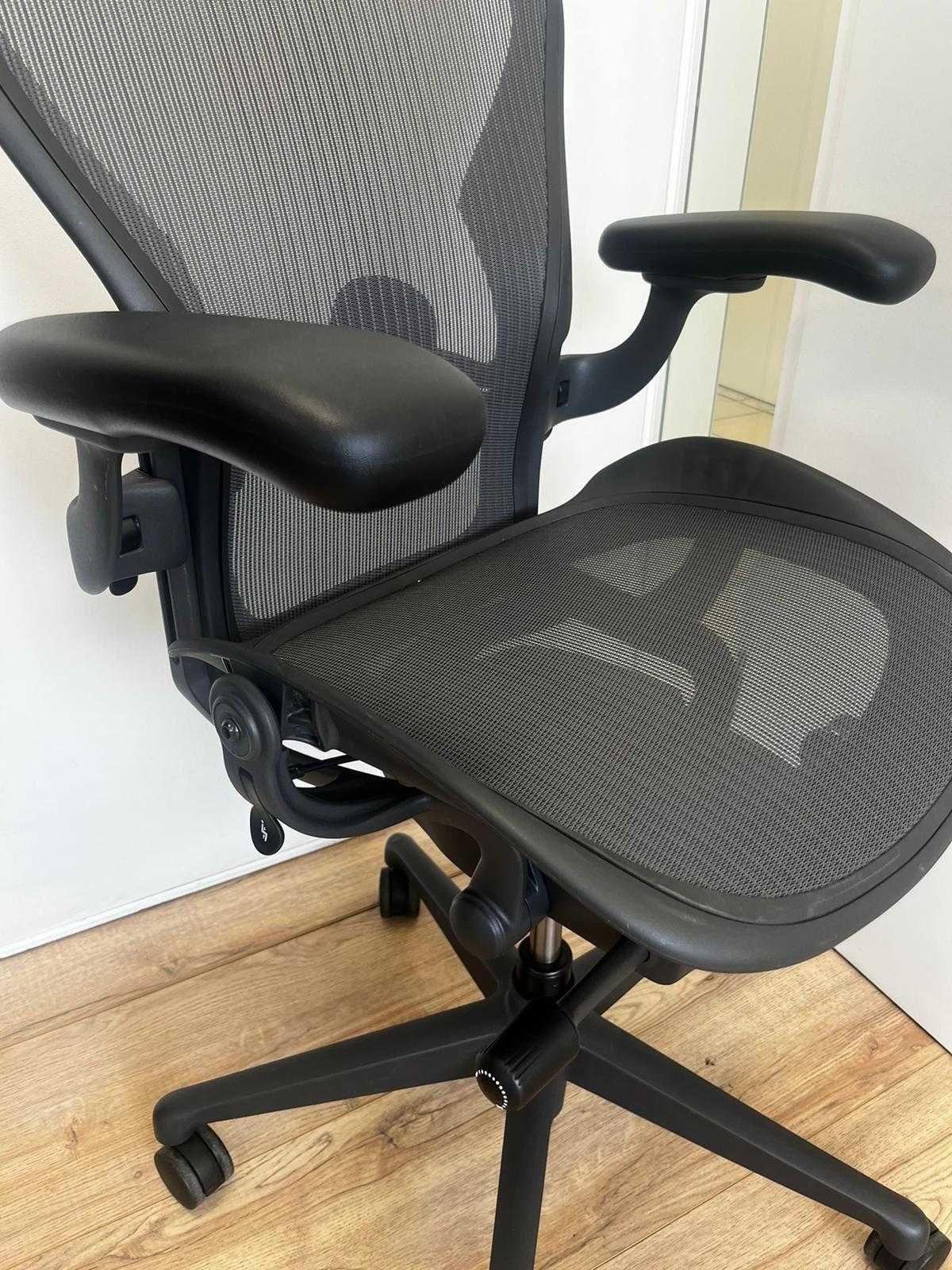 Refurbished Herman Miller Aeron Remastered Graphite