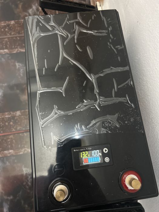 Vand baterie livepo4 300 cu incarcator la 220