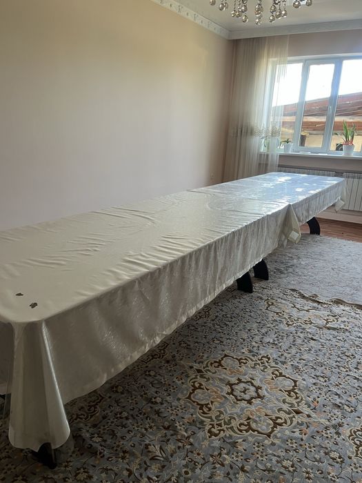 Стол для гостинной/кухни