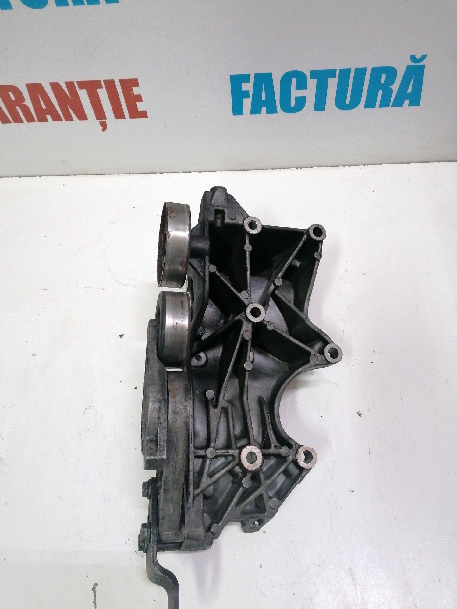 Suport accesorii alternator Motor Audi A4 B7 2.0 TFSI BGB