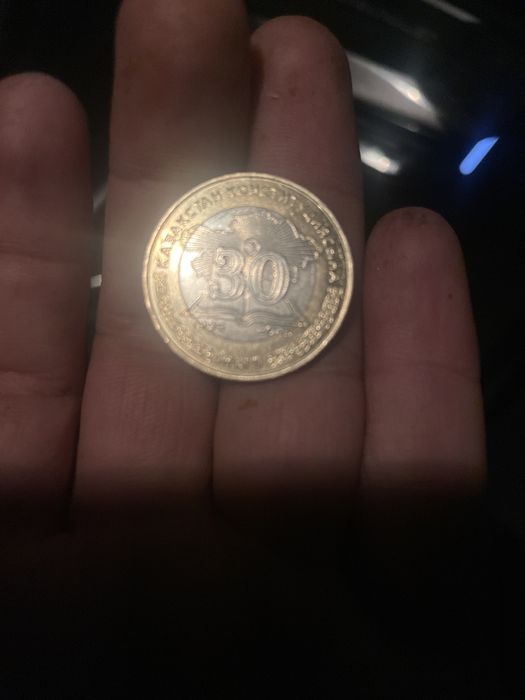 Продам 100 тг колекционные