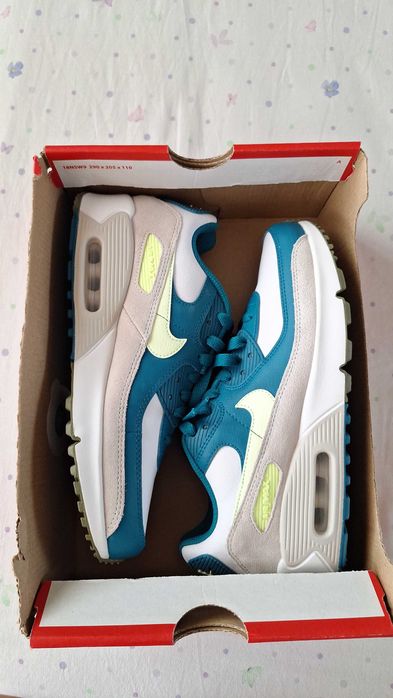Чисто нови дамски  маратонки NIKE AIR Max 90
