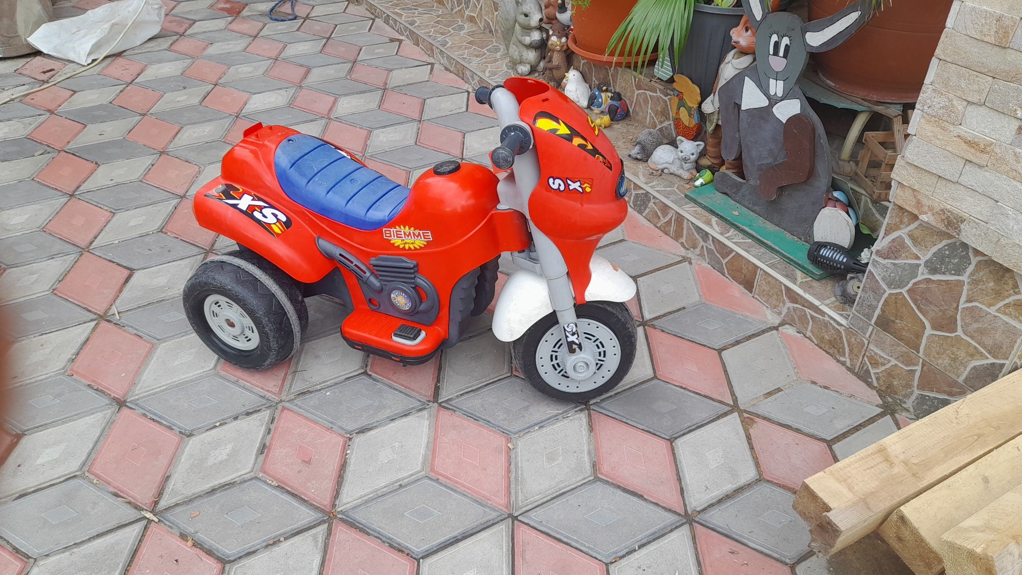 Vand motocicleta electrica de copii BIEMME 6v funcțională