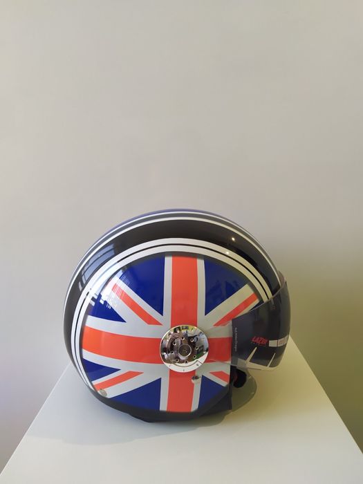 Нови каски за скутер ,,LAZER”