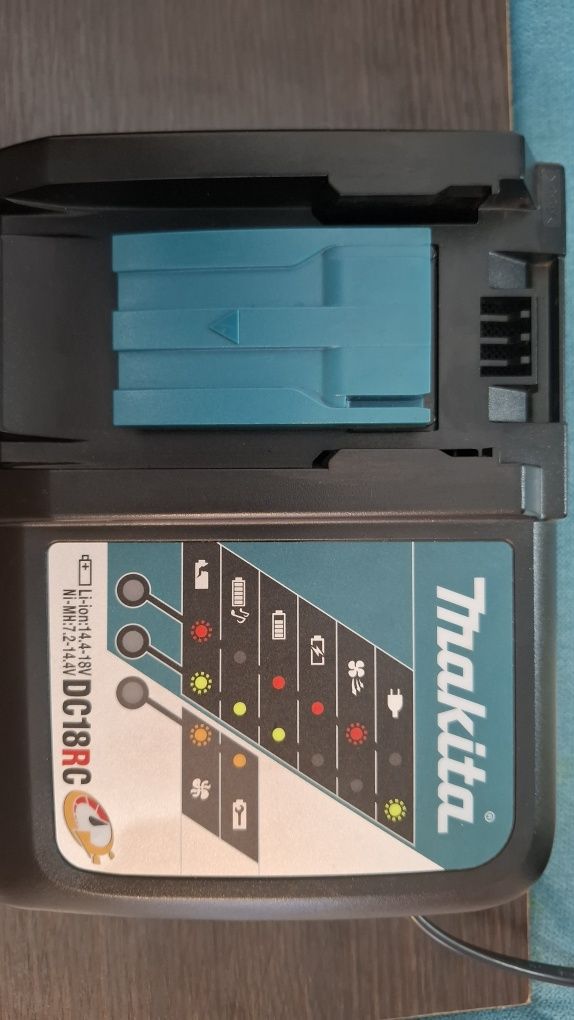 Încărcător Makita rapid NOU DC18RC