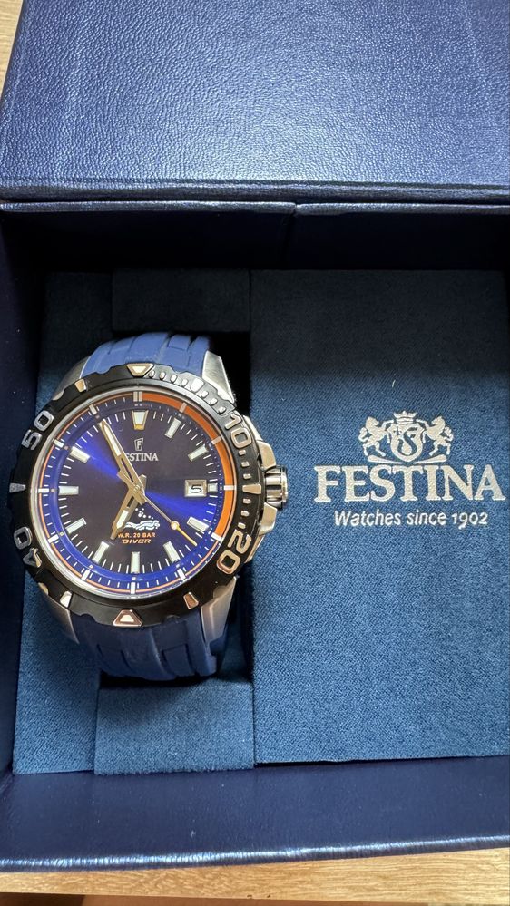 Часовник FESTINA