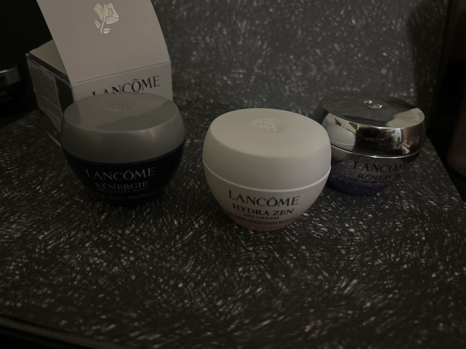 Продавам в комплект Lancome!