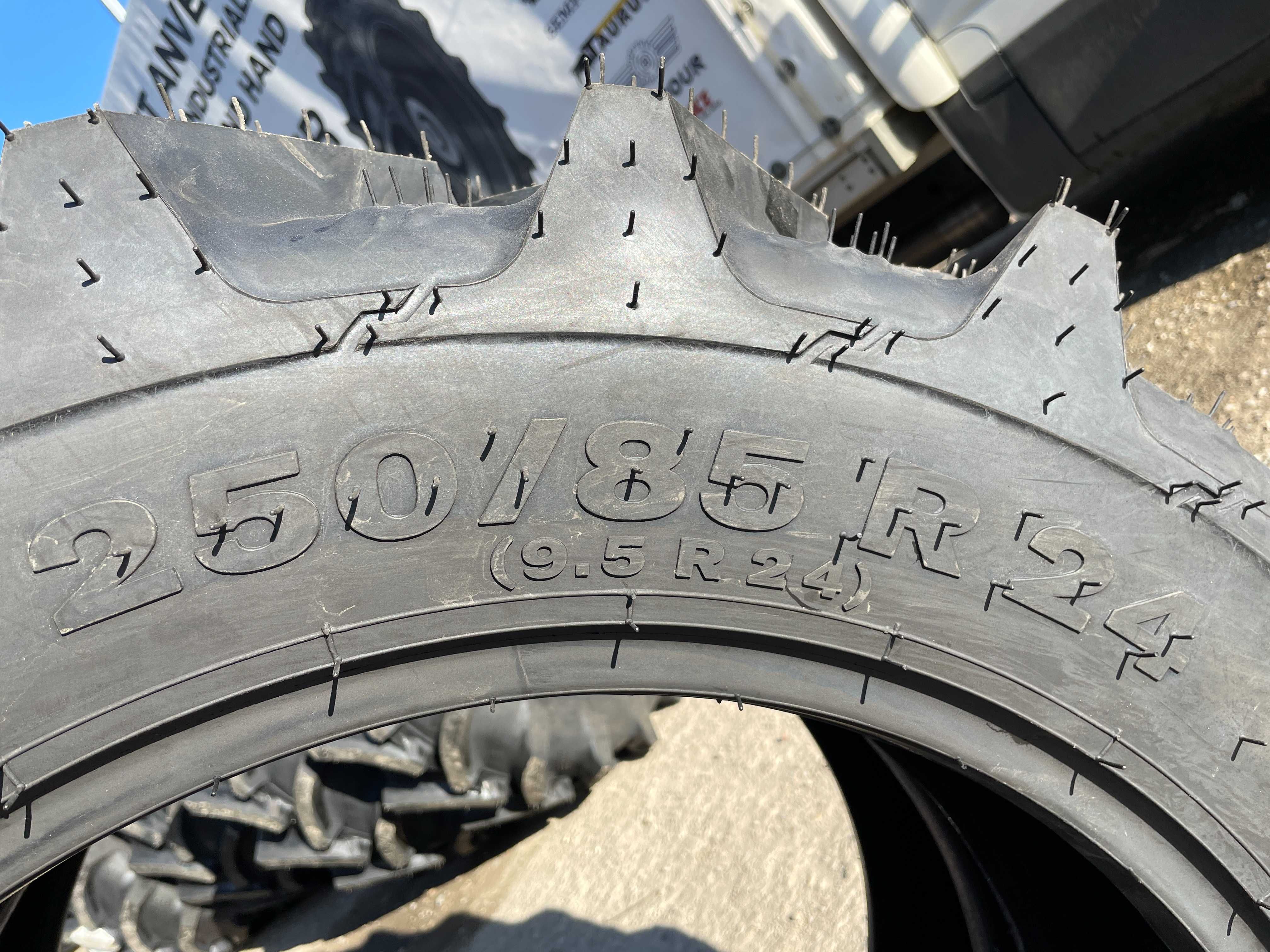 Marca OZKA anvelope 250/85R24 noi radiale pentru tractor fata