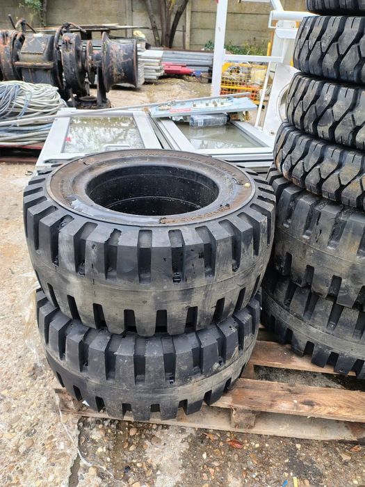 Linde cauciucuri solide 28x12.5x15 (9.75) Cauciucuri pline NOI  28x12.5x15 ( 9.75 ) 355/45-15