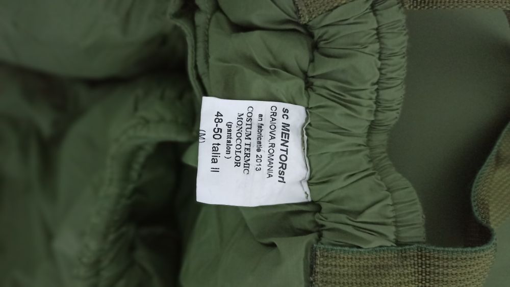 Costum termic militar.