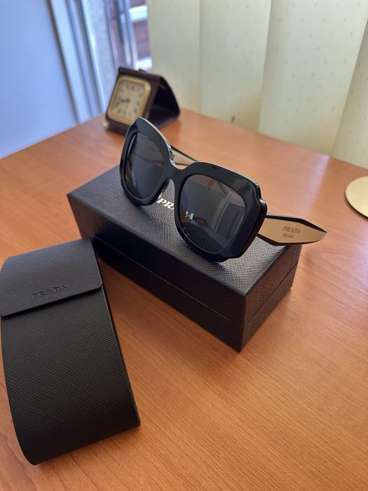 Ochelari de soare Prada