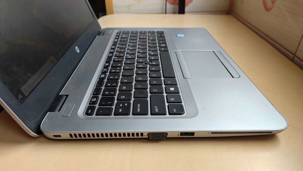 Laptop HP EliteBook 840 G3_14"_i5 gen 6_8GB DDR4_SSD (0 min bateria)
