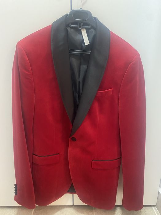 Sacou Zara catifea rosie revere saten negru, marimea 48