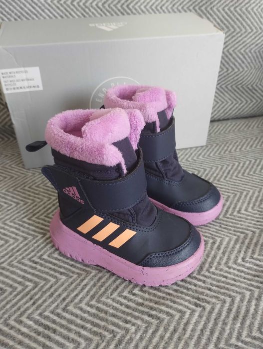 Adidas топли ботушки номер 20