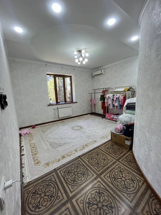 Продается 3- комнатная квартира Ул Паркент