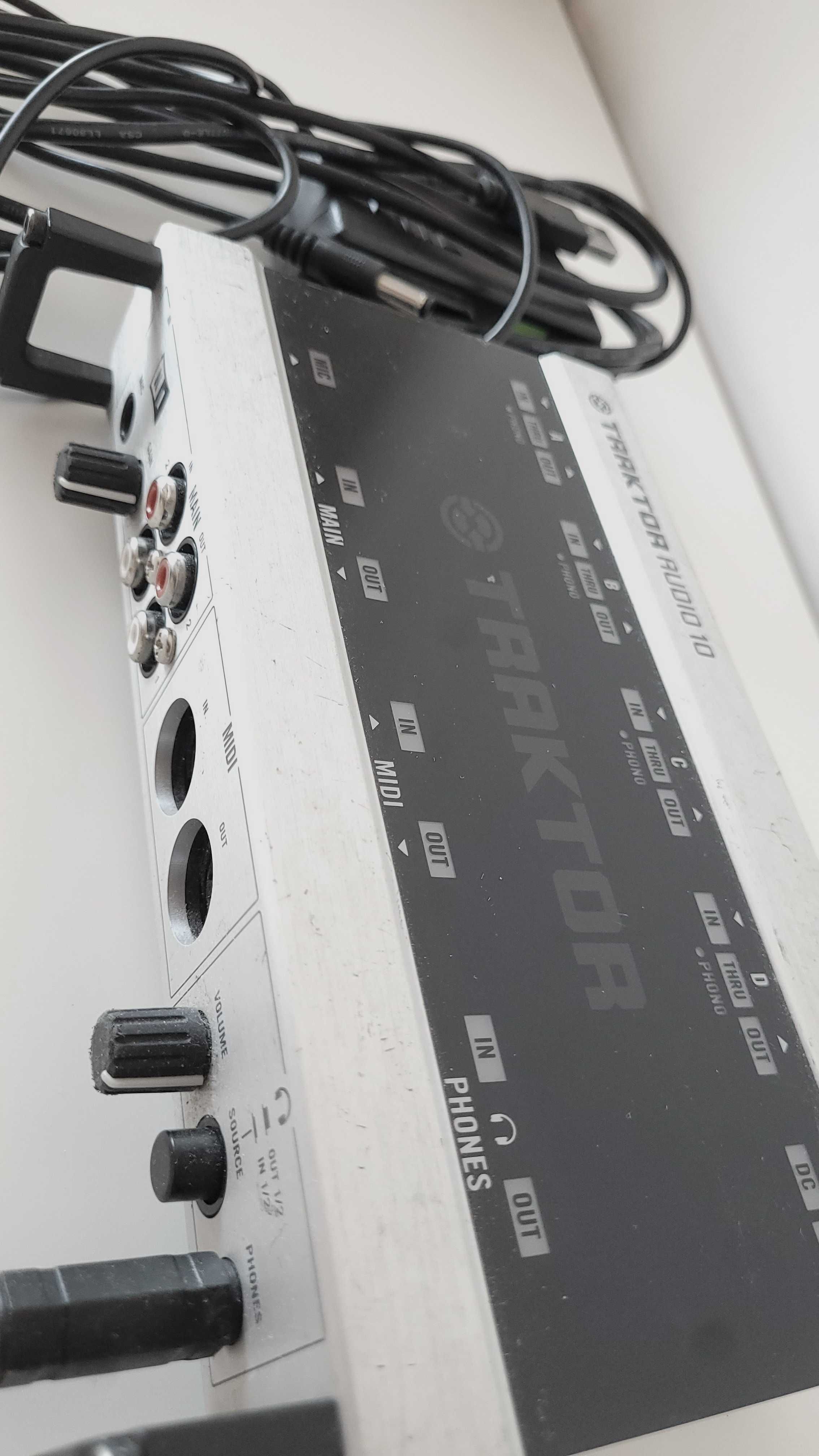 Native instruments NI traktor audio 10 , Външна звукова карта