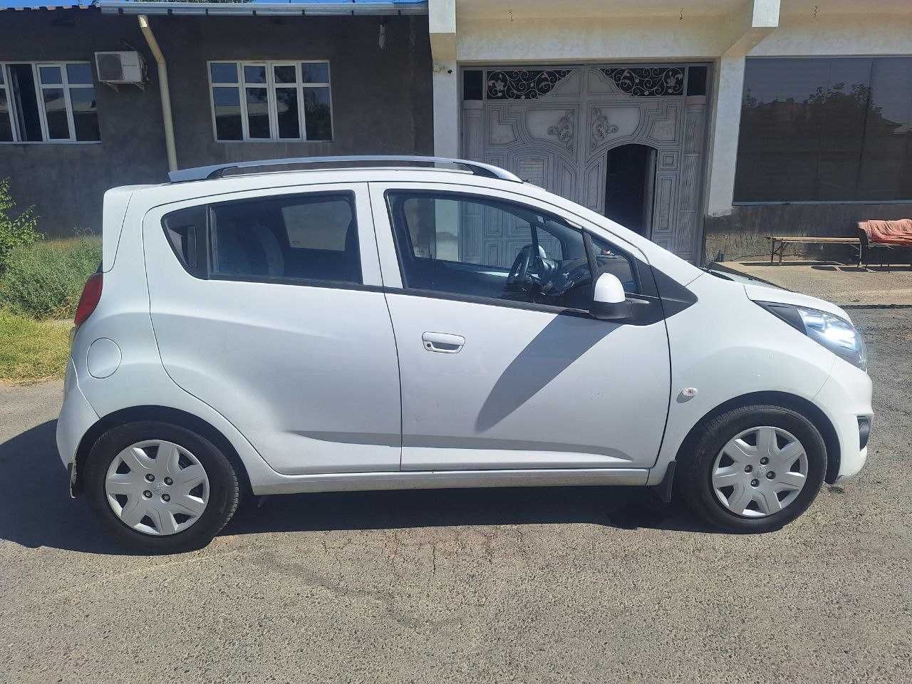 Продам Spark 4 позиция