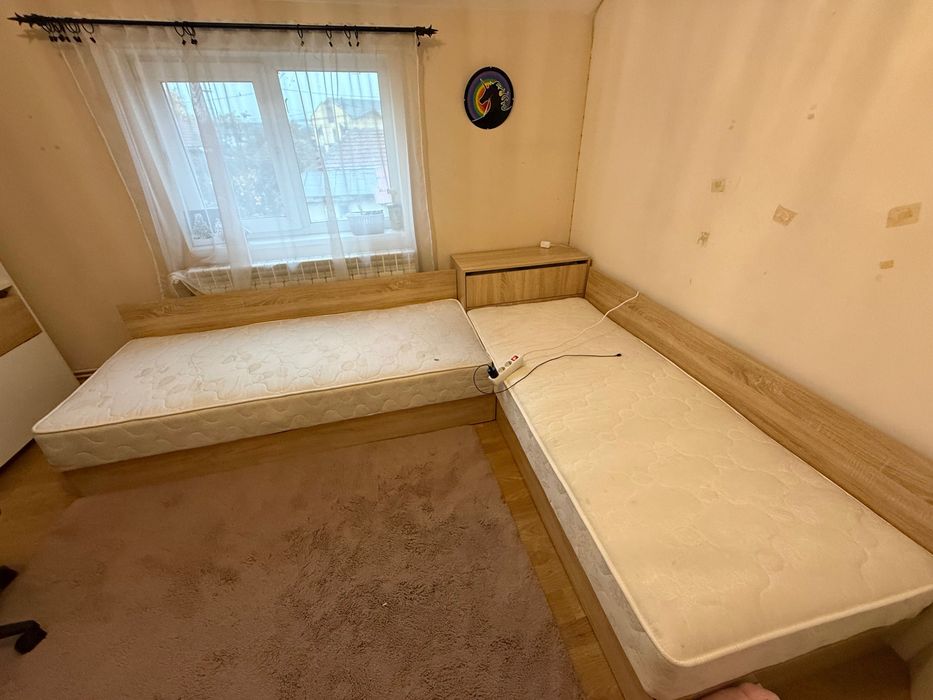 Vand 2 paturi de o persoana cu lada de depozitare si comoda