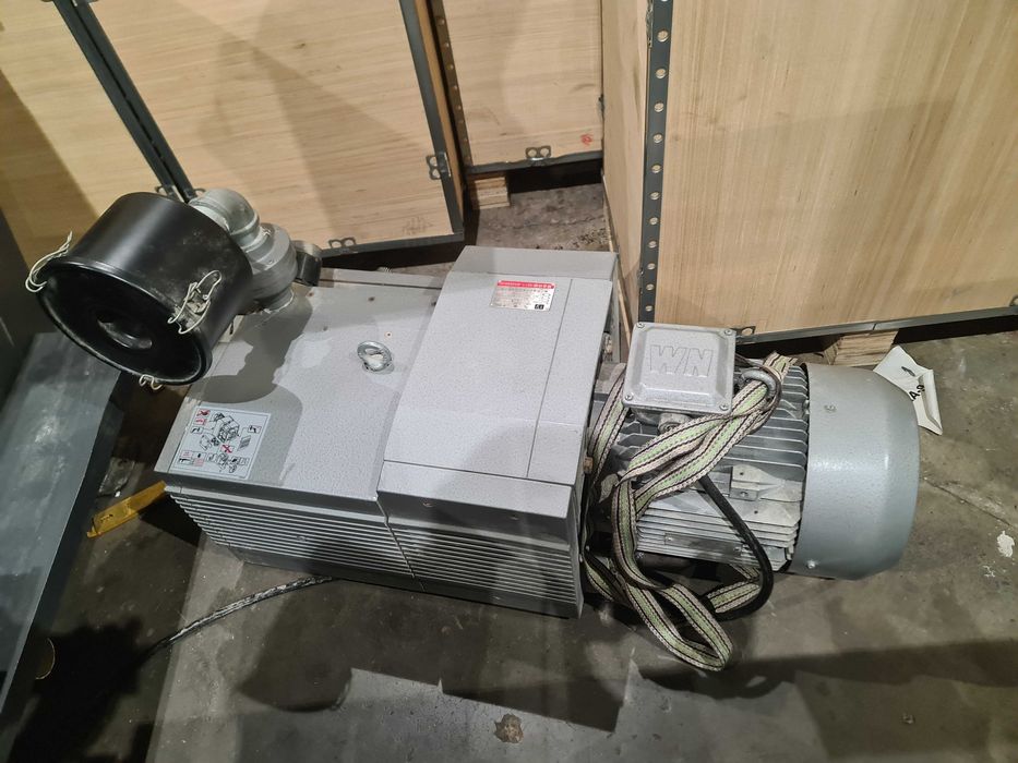 Router CNC mana a doua 5,5KW 1325, masa/pompa vacuum, 6 luni garantie