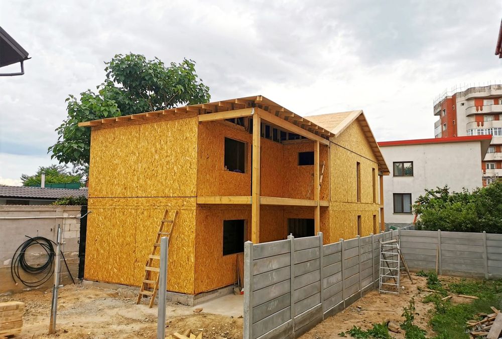 Vand Casute pe structura metalică sau cabane din lemn orice model dori