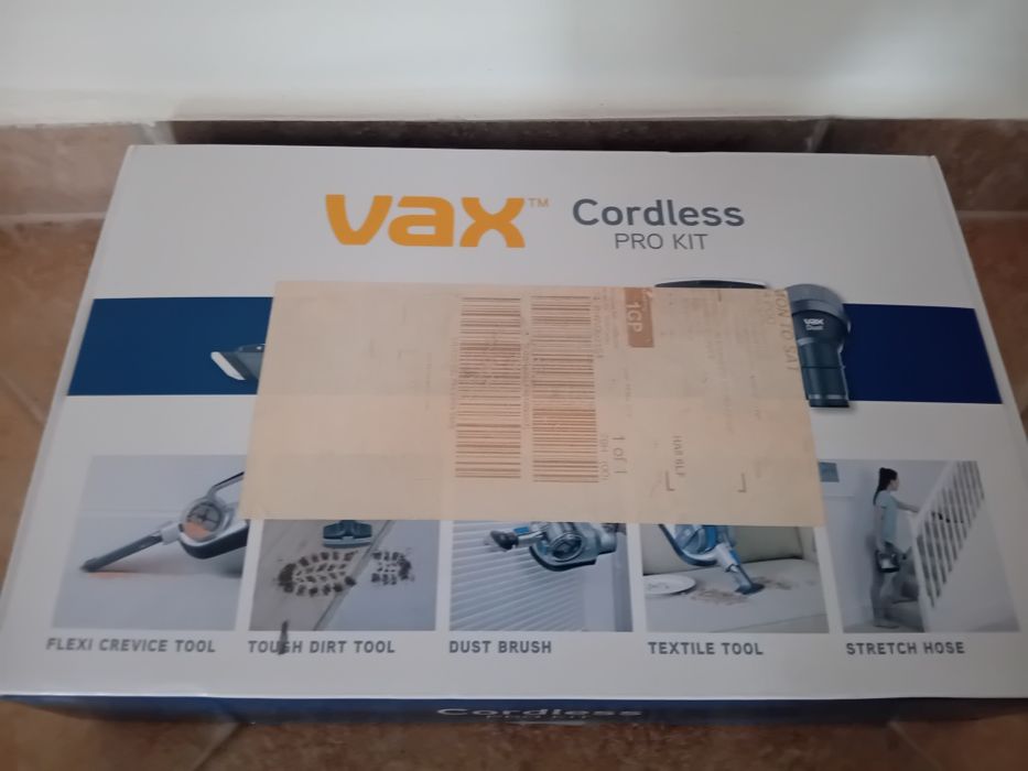 Aspirator vertical fara fir VAX  cu PRO KIT și perie PET