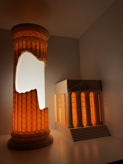 Лампа "Колоната на Олимп" - светлина с митологичен характер