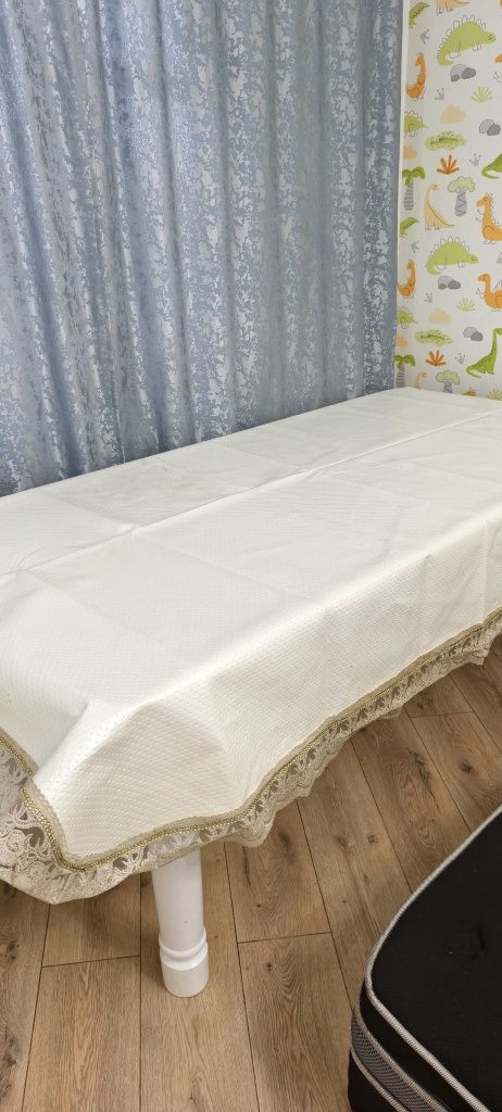 Стол и скатерть сатылады