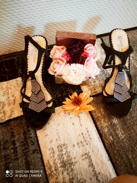 Vand pantofi  si sandale dama