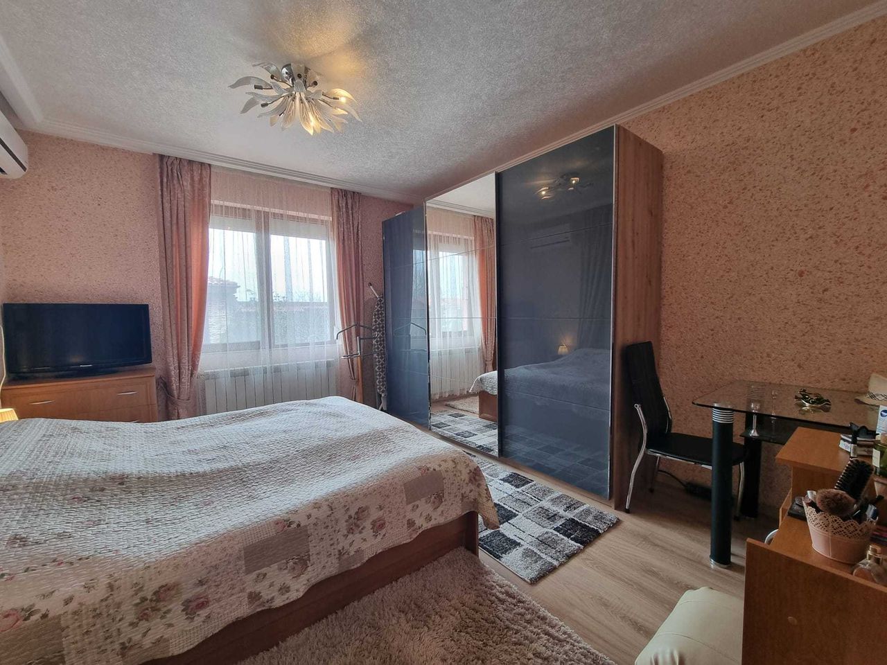 Продава се Къща в с. Гюльовца, Област Бургас - 120 кв.м за 1225 €/кв.м - Снимка #18