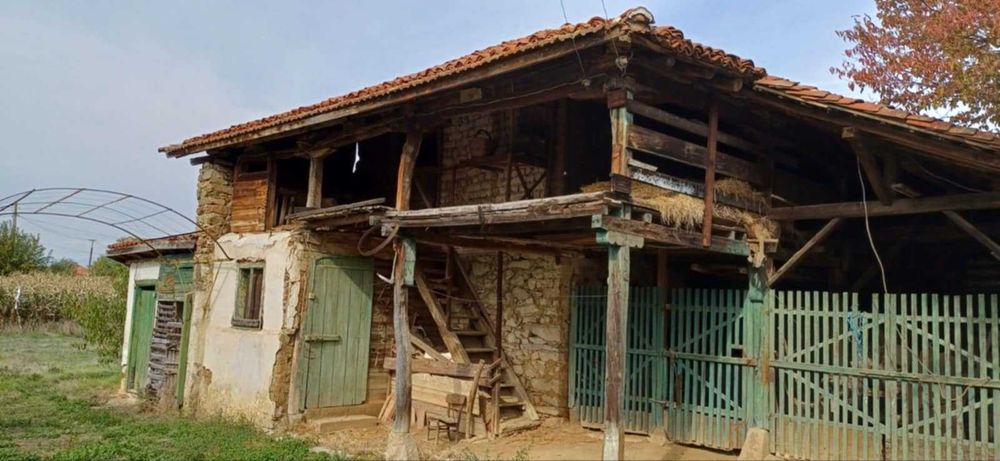 Продавам къща село Дъбене