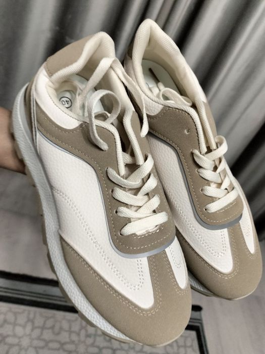 Продам новые крассовки 40-размер