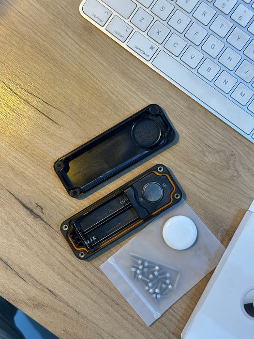 AirTag с кейсом и автономной работой до 10 лет