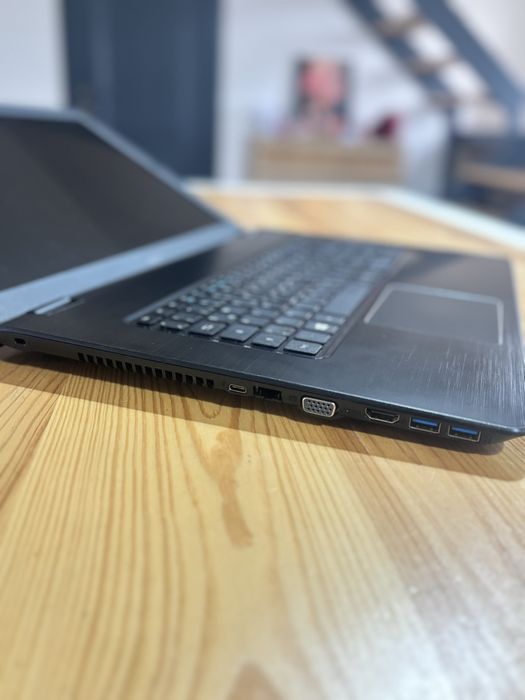 Acer Gaming 17,3” Full HD• i7-7th Gen• 16gb ram• 256 SSD• Nvidia 2gb