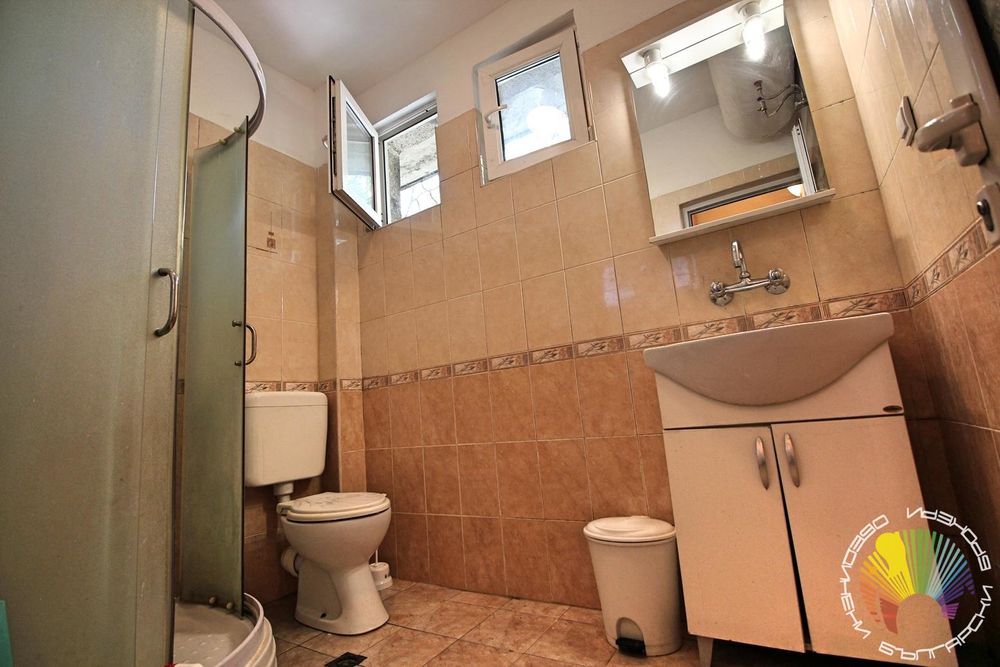 Дава се под наем Тристаен апартамент в Бургас, Възраждане - 95 кв.м за 357 € - Снимка #10