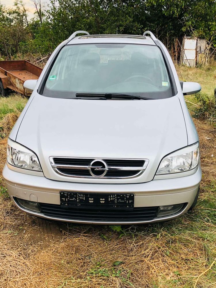 Продава се Opel Zafira 1.6 нов нос
