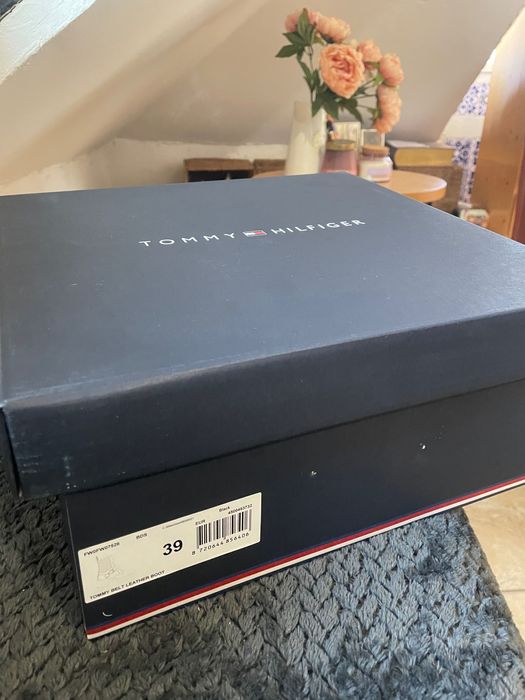 Нови Tommy Hilfiger боти