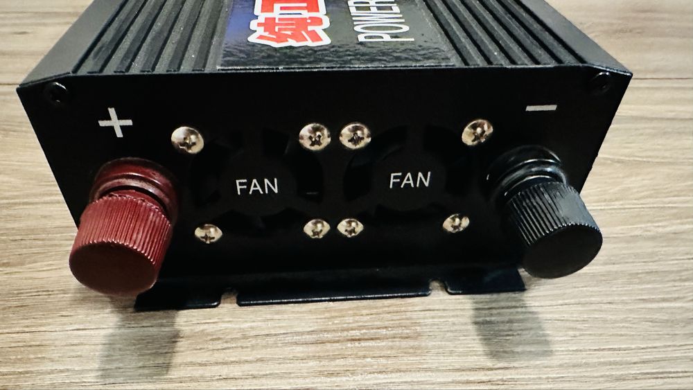 Invertor de tensiune, 24V, 4000W, sinus pur, afisaj LED-uri