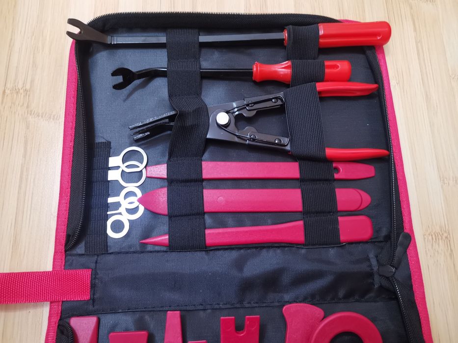 Trusa leviere plastic dispozitive tapițerie auto,cleme,bord,capitonaj