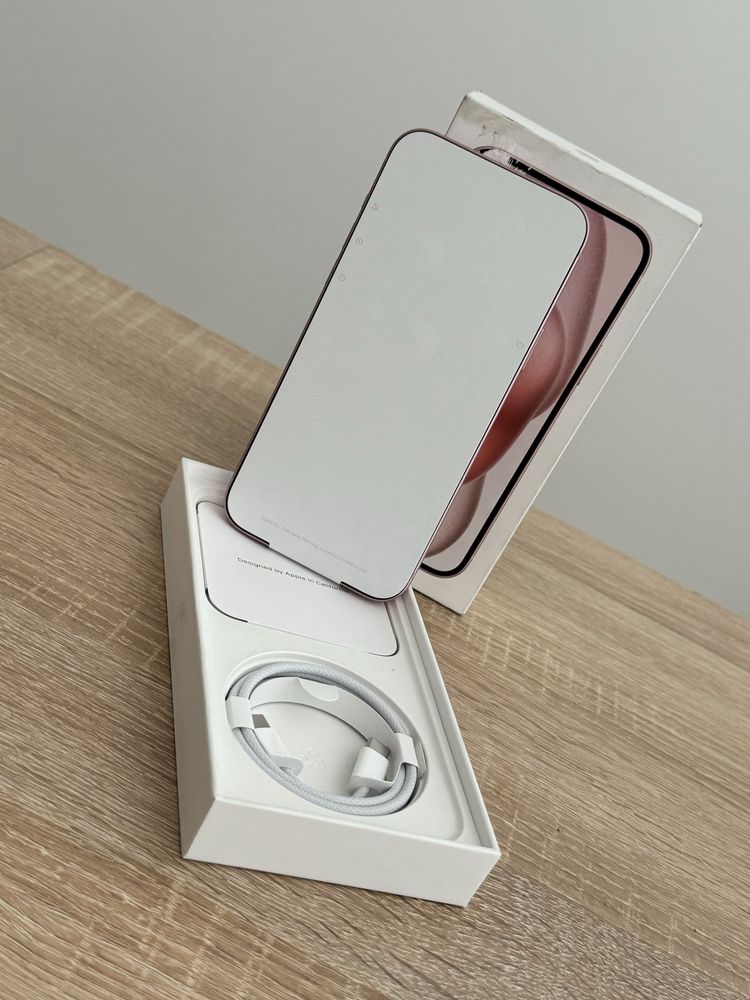 НОВ!!! Iphone 15plus 256gb