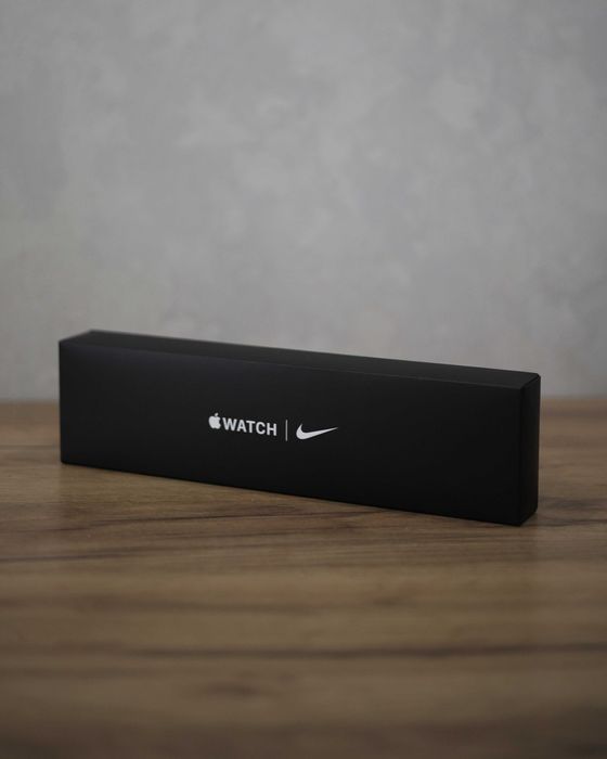 Смарт-часы Apple Watch Nike SE 44 мм (серый)